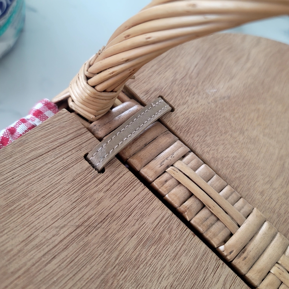 ​Picnic Time Wicker Picnic Basket Vintage  Red & White Gingham Liner Cottagecore - Picture 12 of 16